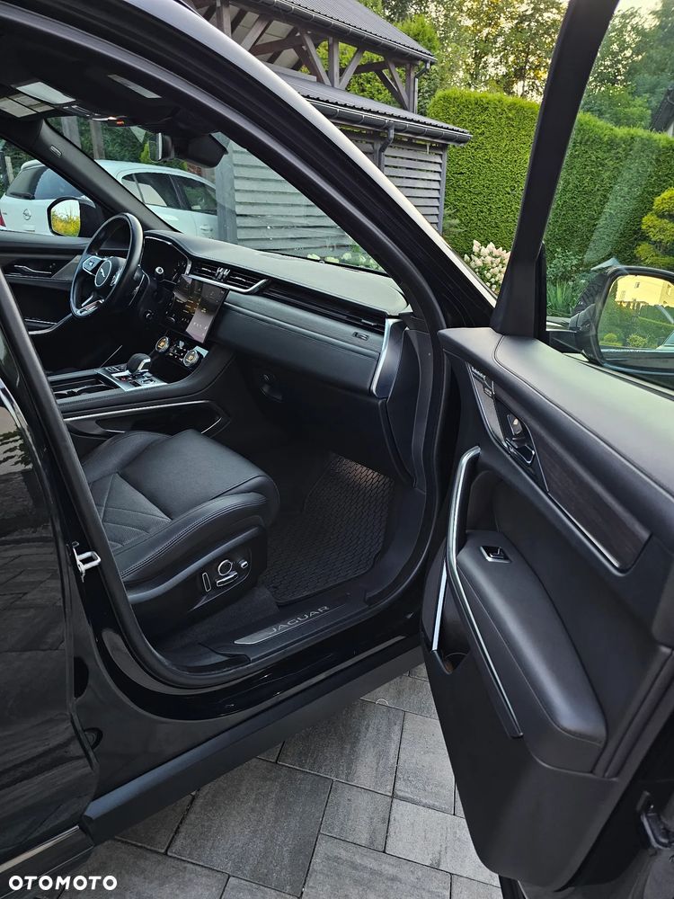 Jaguar F-Pace P250 AWD R-Dynamic S - 17
