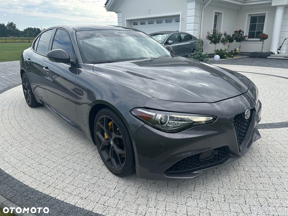 Alfa Romeo Giulia - 2