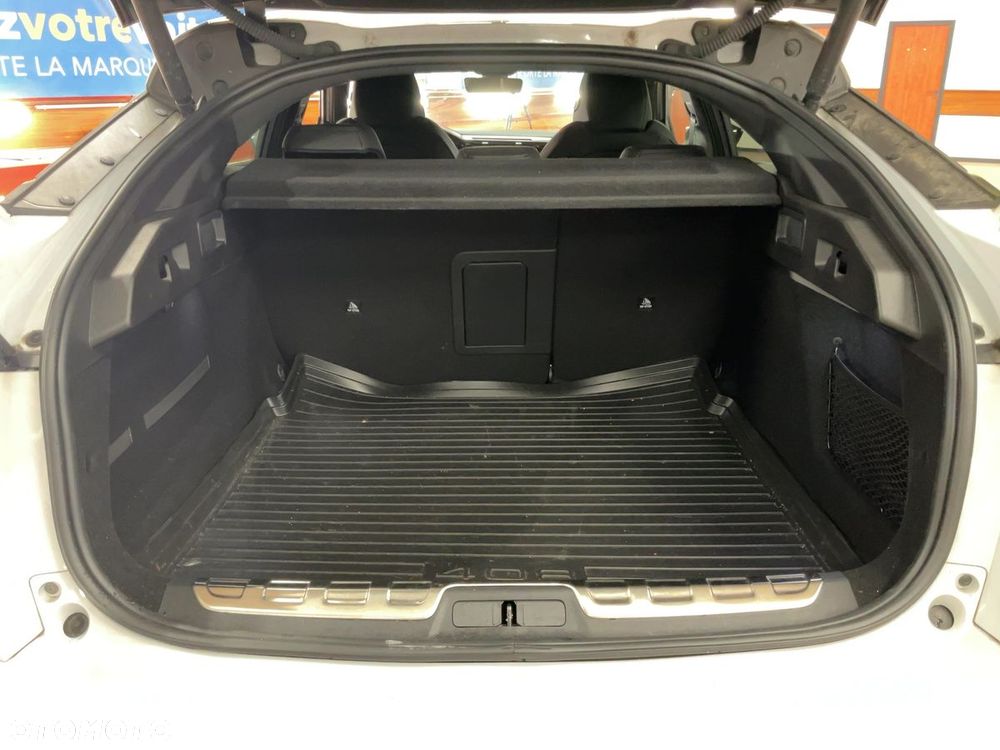 Peugeot 408 2023 photo 3
