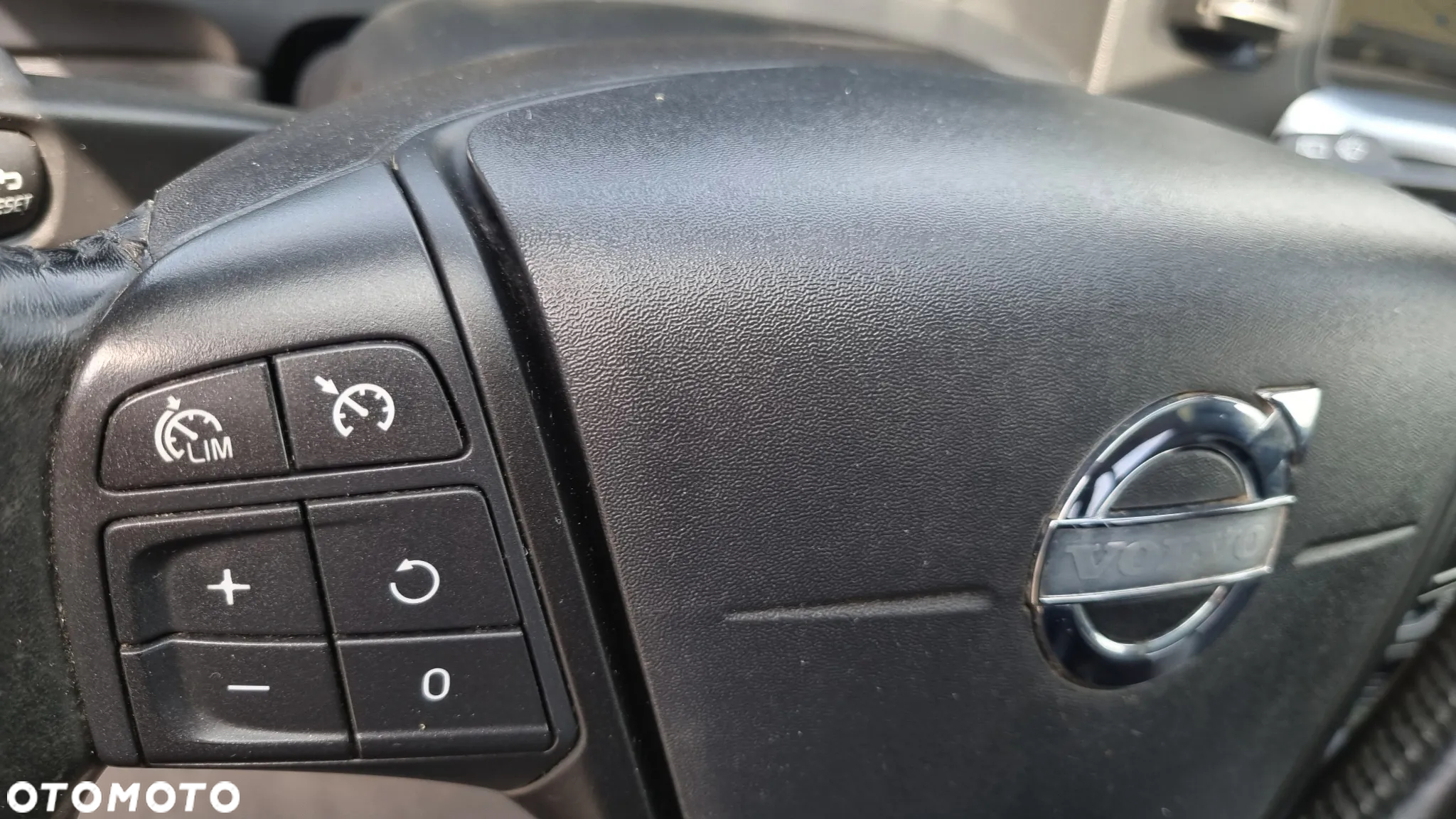 Volvo V60 D4 Momentum - 21