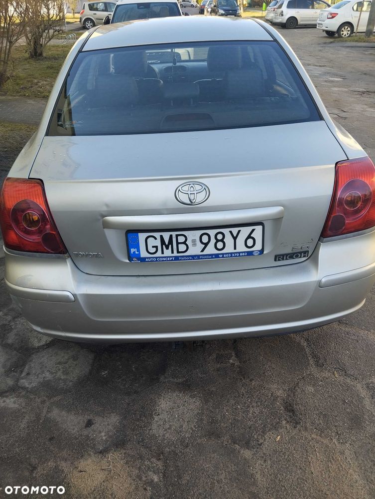 Toyota Avensis - 4