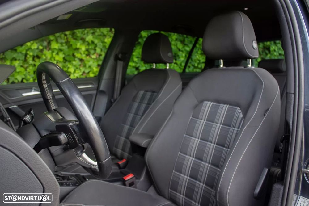 VW Golf 2.0 TDi GTD DSG - 12