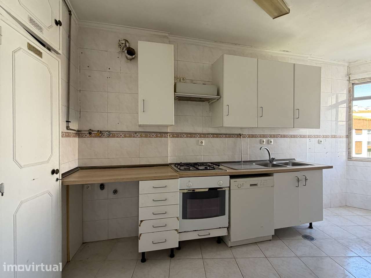 Apartamento T3 com Grande Potencial de Valorização - Grande imagem: 5/26