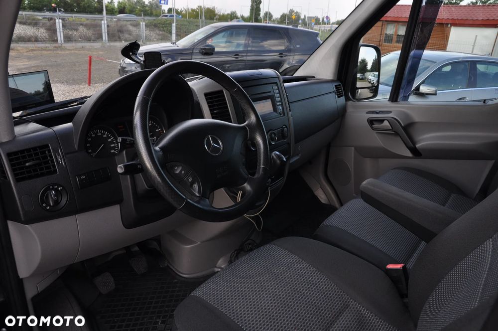 Mercedes-Benz Sprinter - 9