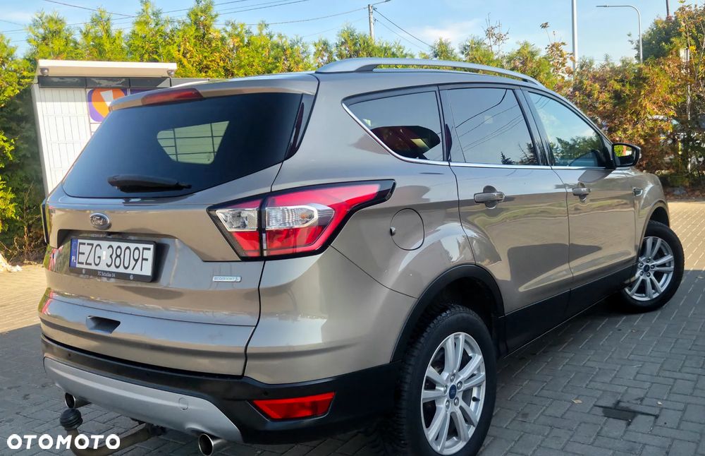 Ford Kuga 1.5 EcoBoost 2x4 Titanium - 13