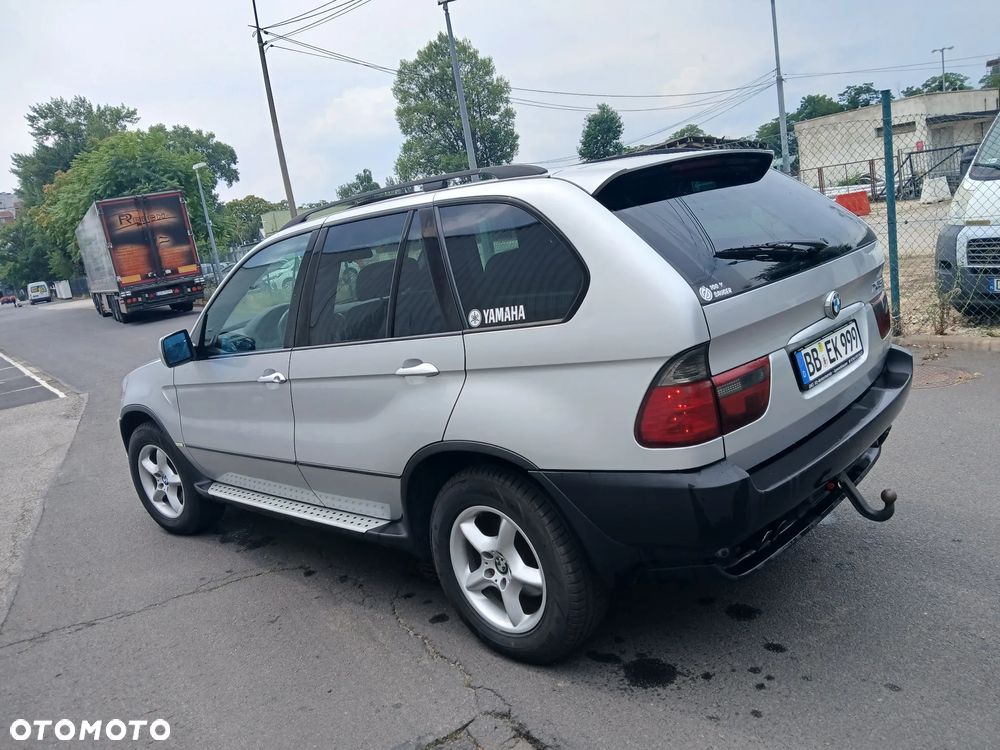 BMW X5 4.4i - 7