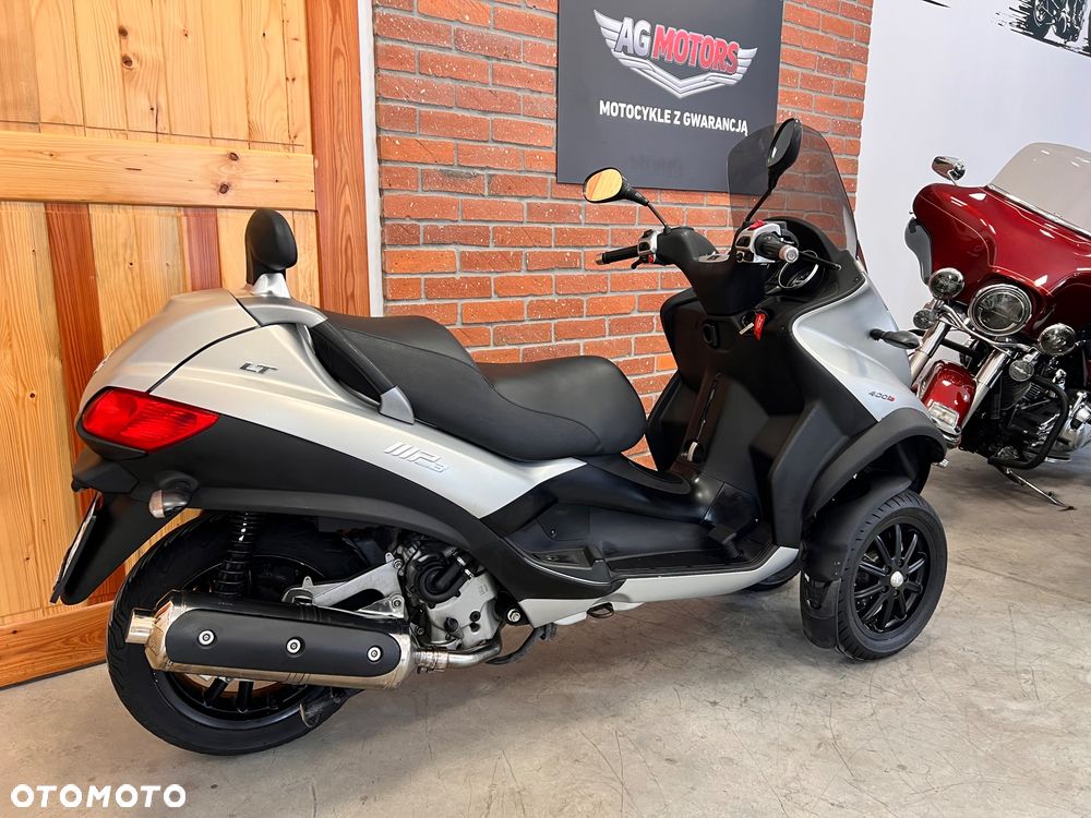 Piaggio MP-3 - 11