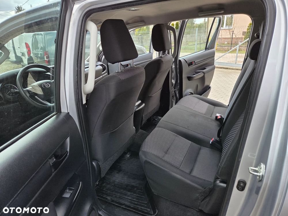Toyota Hilux 2.4 D-4D Double Cab DLX 4x4 - 17