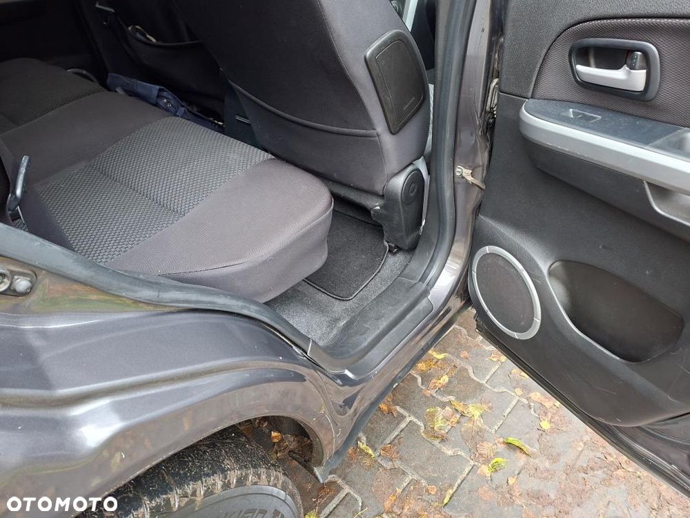 Suzuki Grand Vitara 2010 photo 5