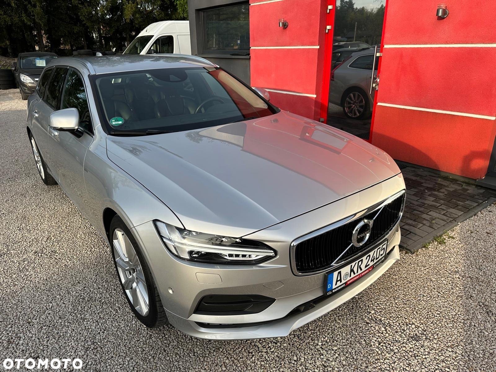 Volvo V90 D4 Momentum - 14