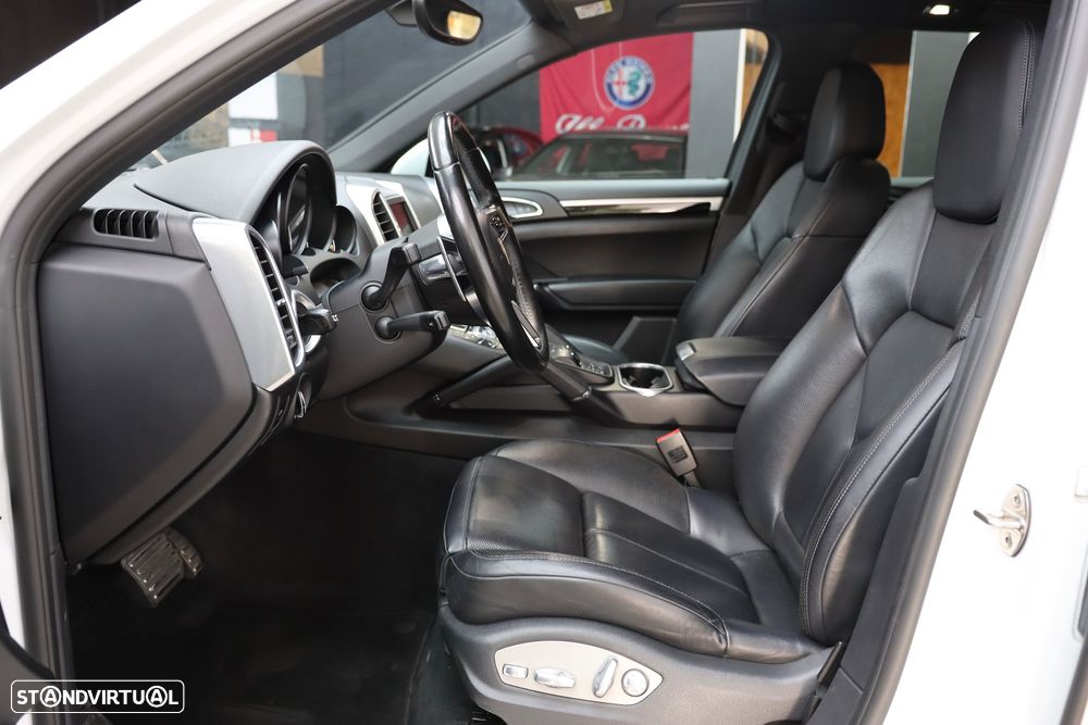 Porsche Cayenne - 13