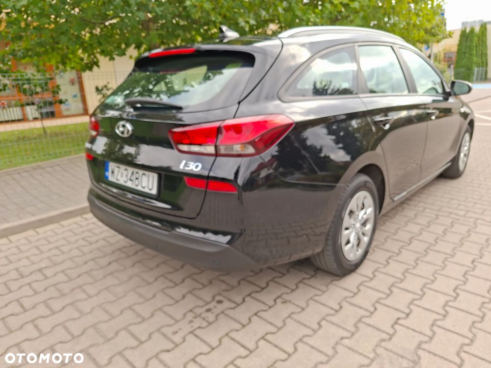 Hyundai i30 1.5 DPI Classic + - 9