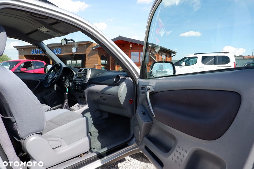 Toyota RAV4 D-4D 4x4 - 3