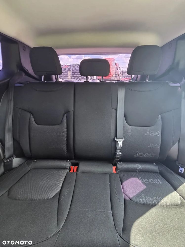 Jeep Renegade - 10