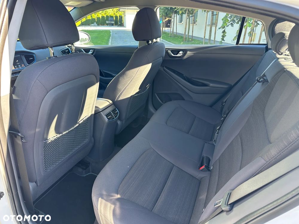 Hyundai IONIQ hybrid Premium - 18