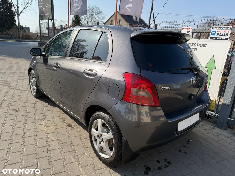 Toyota Yaris 1.3 Sol MM - 4