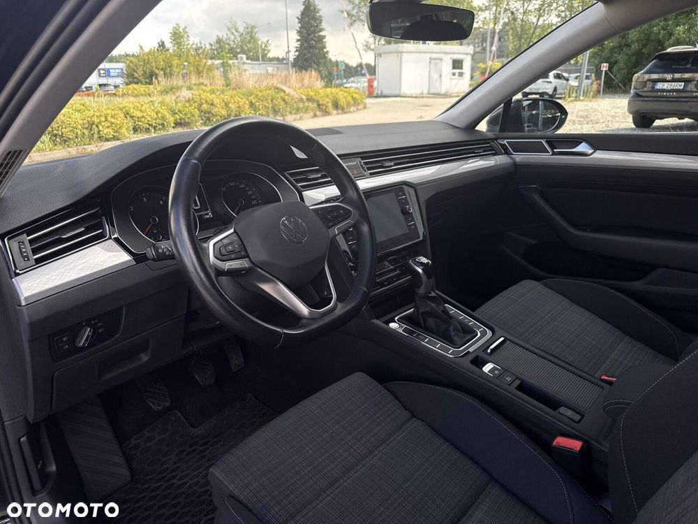 Volkswagen Passat Variant 2.0 TDI EVO Business - 12