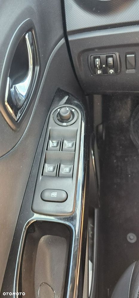 Renault Captur - 24