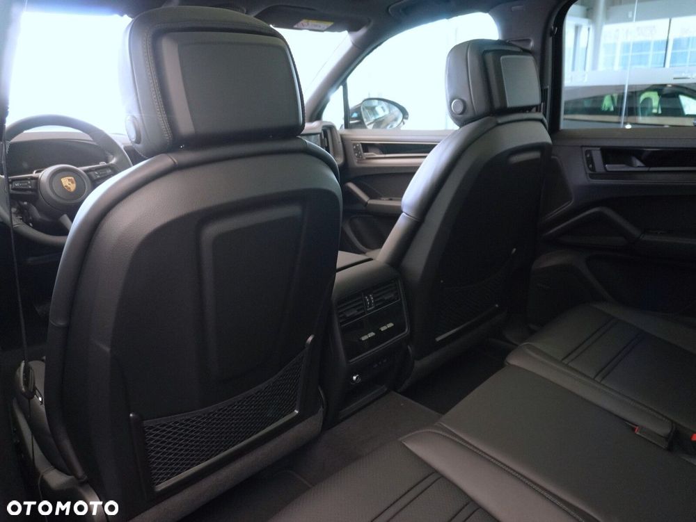 Porsche Cayenne Black Edition - 33