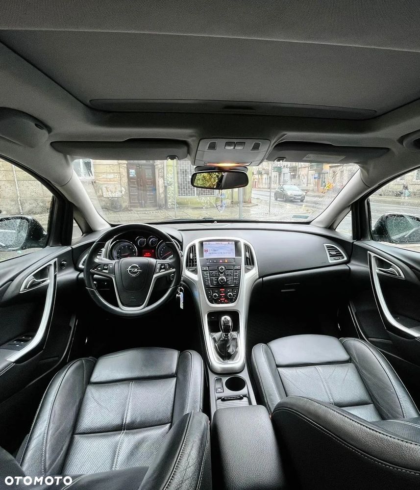 Opel Astra IV 1.6 T Cosmo - 12