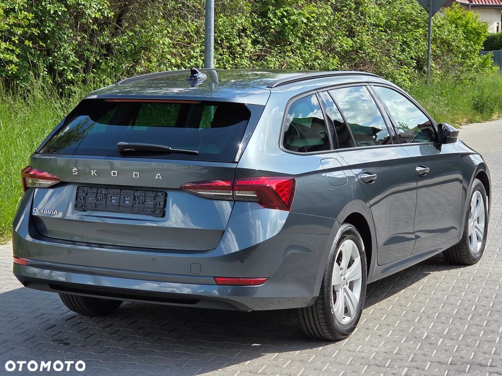 Skoda Octavia 2.0 TDI DSG Edition - 3