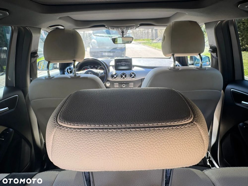 Mercedes-Benz Klasa B 250 4Matic 7G-DCT UrbanStyle Edition - 17