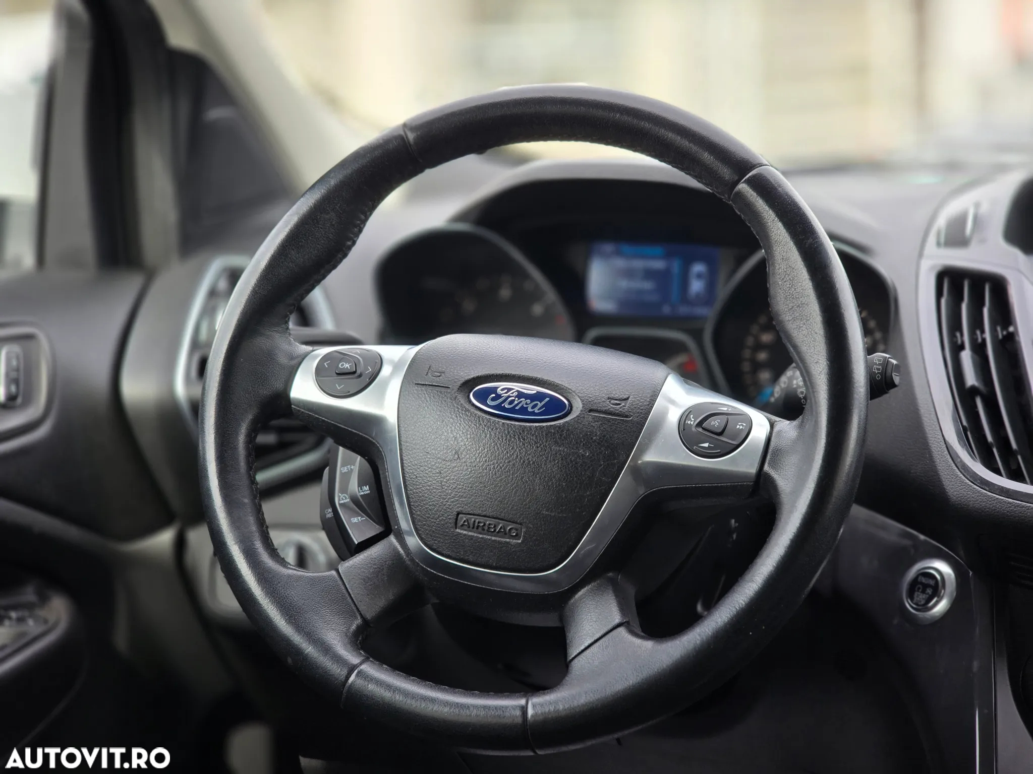 Ford Kuga 2.0 TDCi 4x4 Aut. Titanium - 12