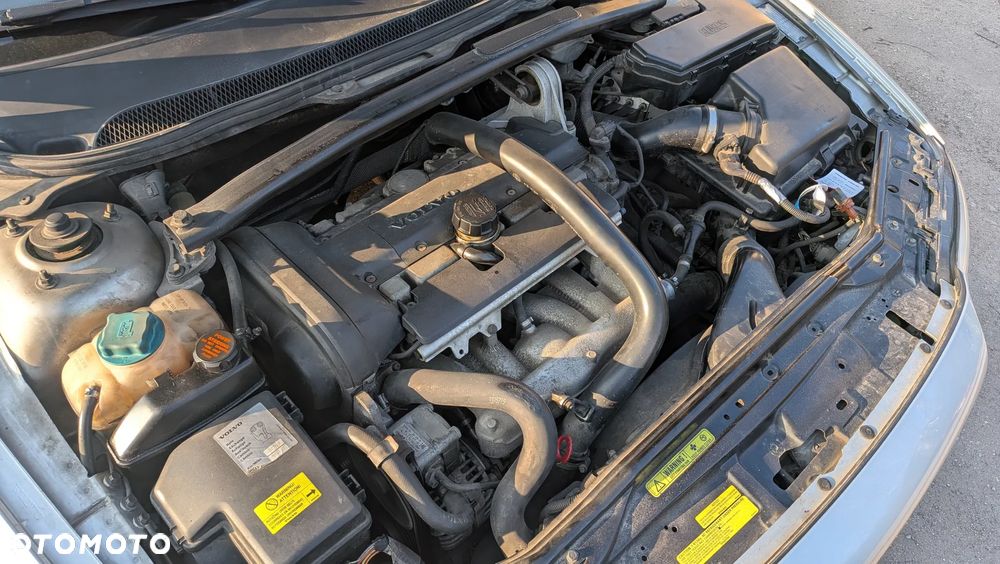 Volvo S60 2.5T Momentum - 10