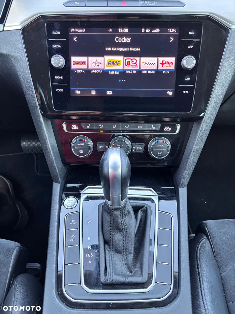 Volkswagen Passat Variant 2.0 TDI SCR DSG Highline - 12