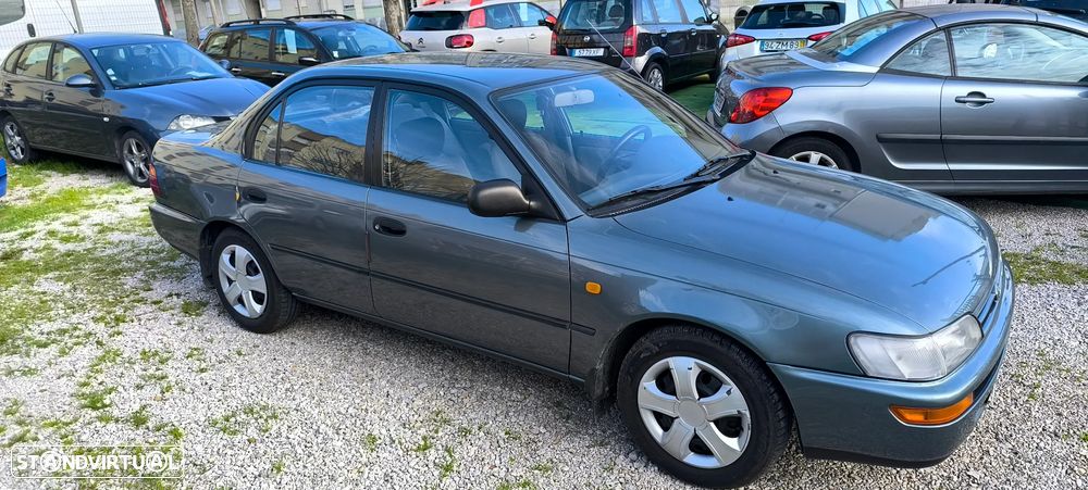 Toyota Corolla Sedan 1.3 XLi - 3