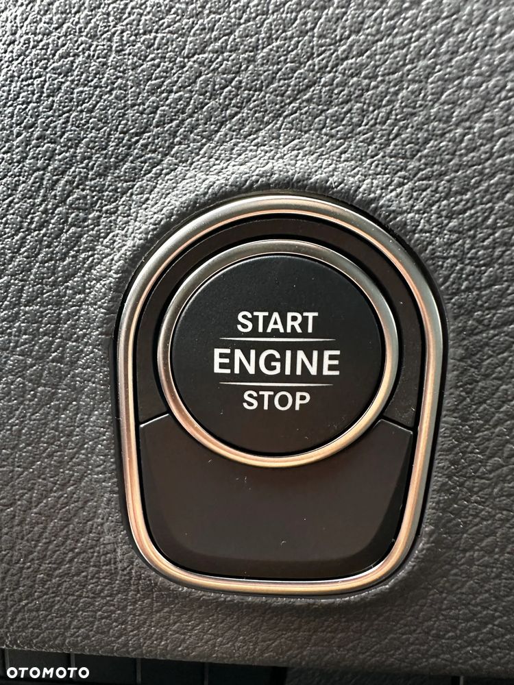 Mercedes-Benz Sprinter - 25