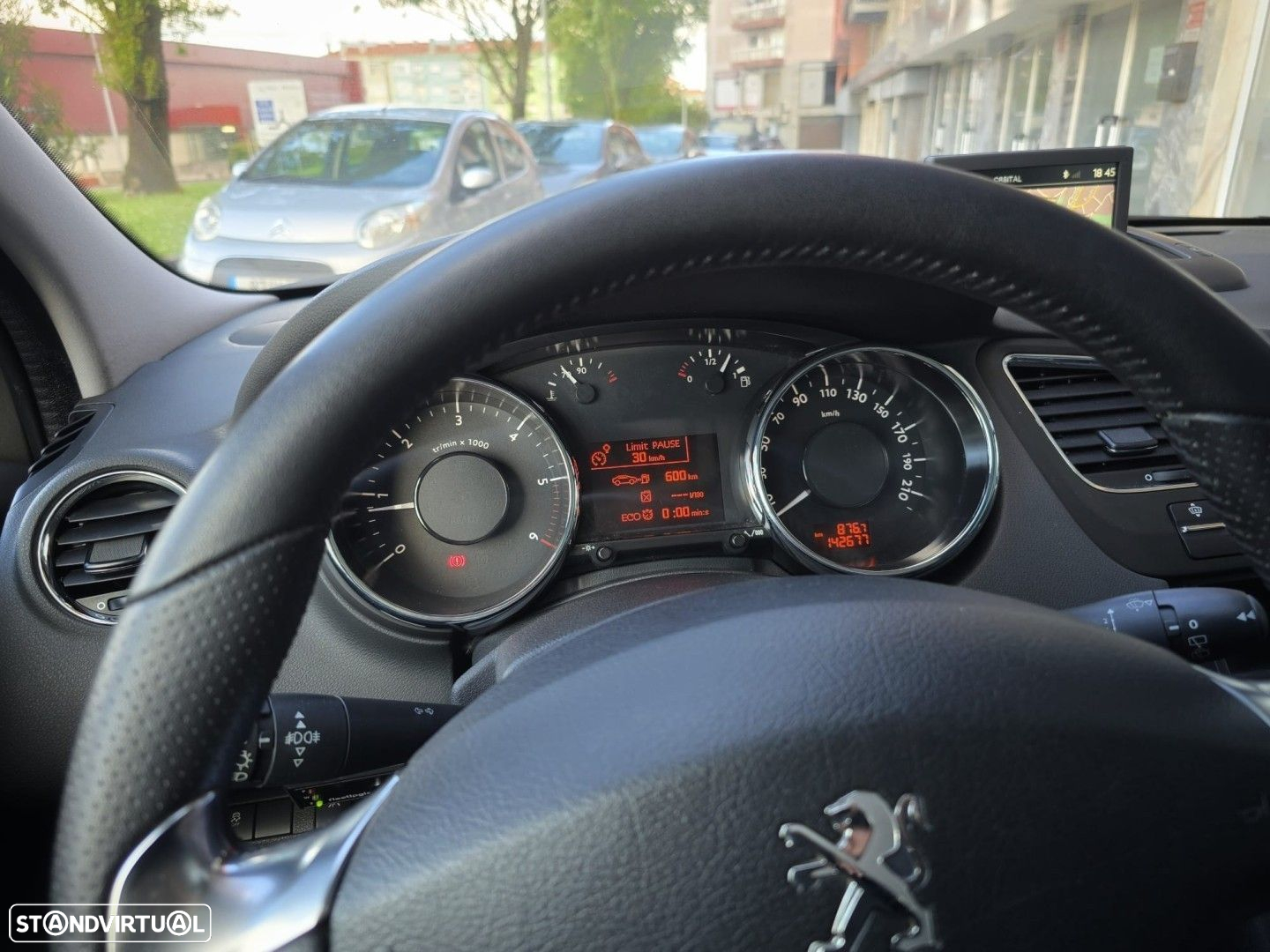 Peugeot 5008 1.6 BlueHDi Allure J17 - 22