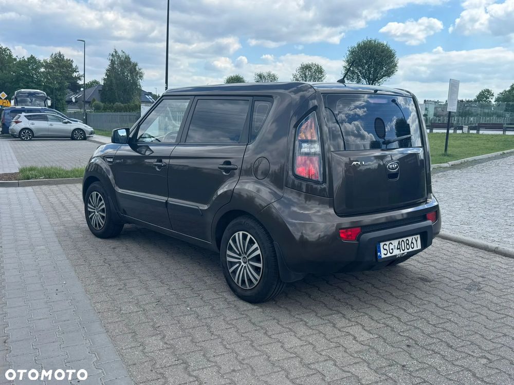 Kia Soul 1.6 L - 6