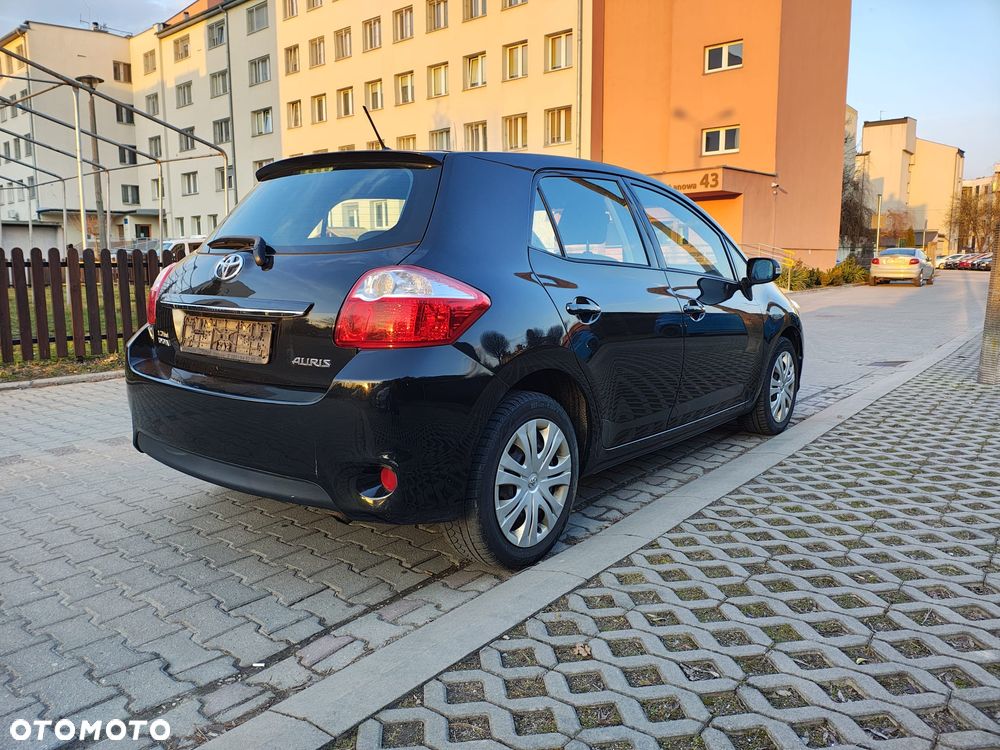 Toyota Auris 1.6 Life - 4