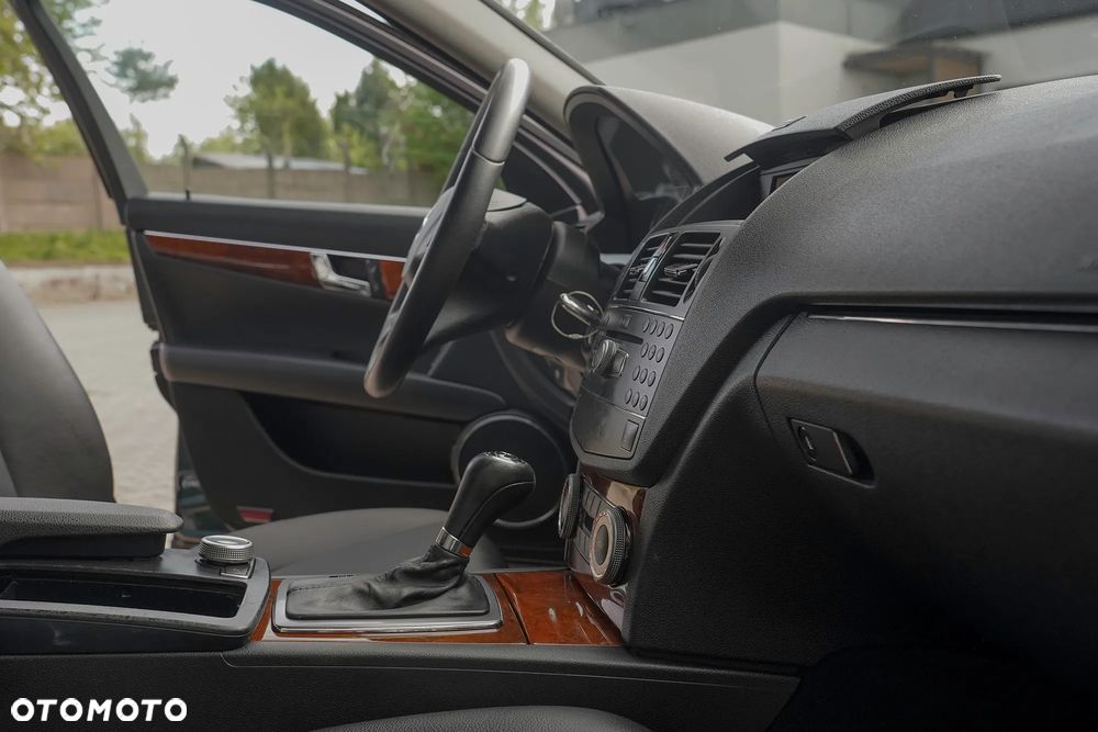 Mercedes-Benz Klasa C 300 7G-TRONIC SPORT EDITION - 30