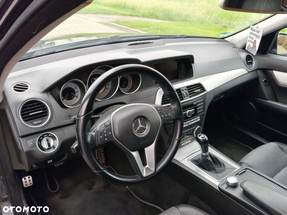 Mercedes-Benz Klasa C 200 CDI Avantgarde Edition - 9