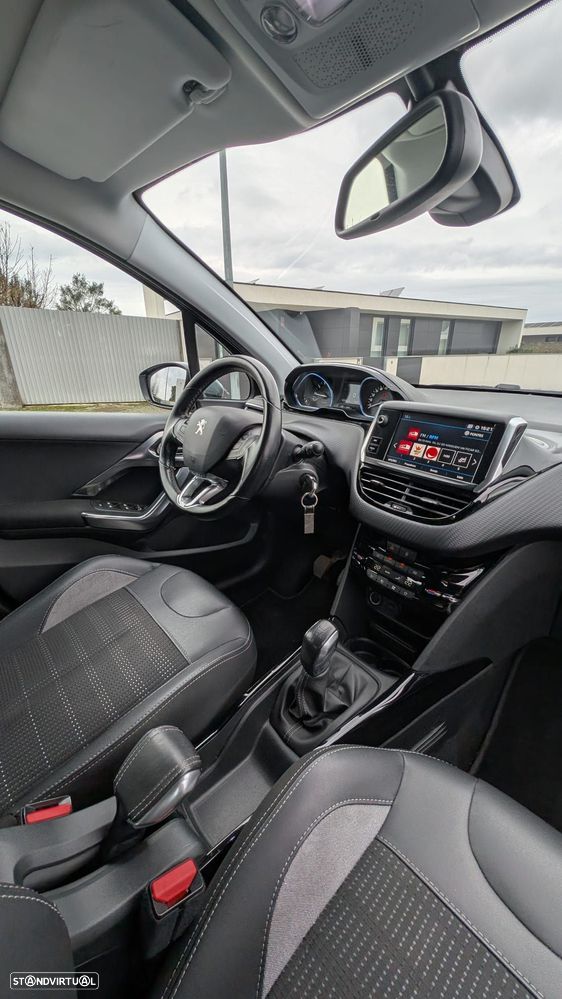 Peugeot 2008 1.2 PureTech Style - 10