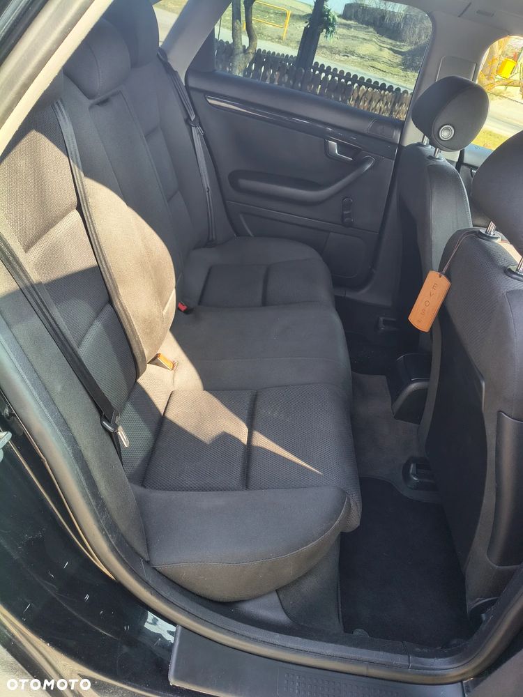 Audi A4 Limousine - 7