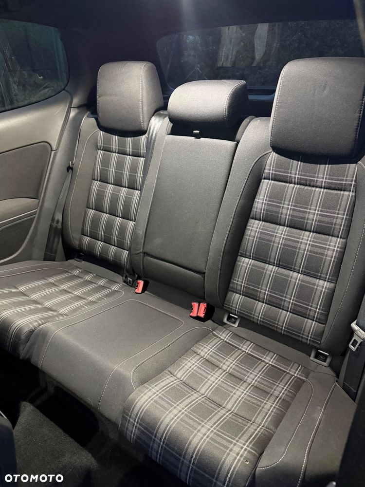 Volkswagen Golf 2.0 TDI GTD - 13