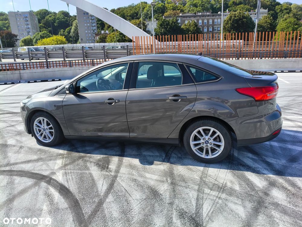 Ford Focus 1.6 Trend - 16