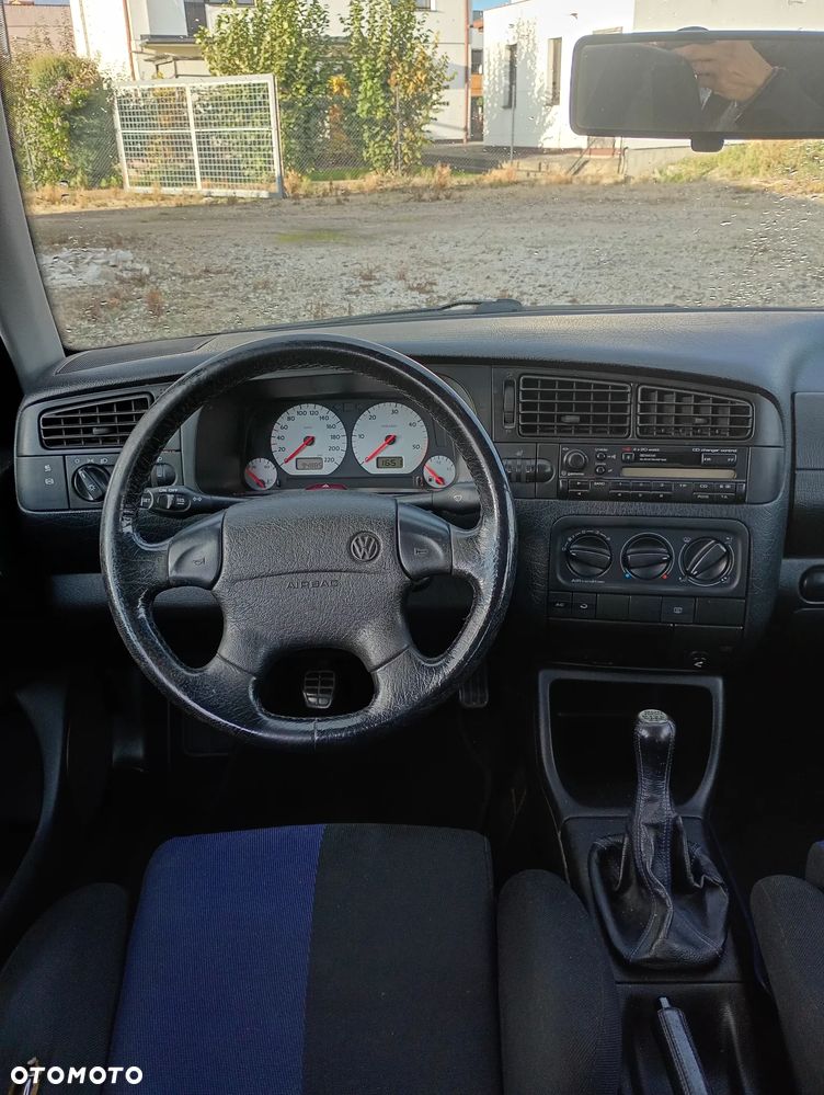 Volkswagen Golf - 5