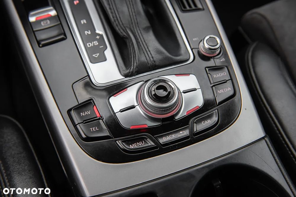 Audi A4 Avant 2.0 TDI DPF quattro S tronic S line Sportpaket - 27