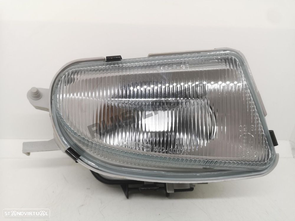 Ótica / Farol Nevoeiro Frente Direito 101.1413_1005 Mercedes E - 2