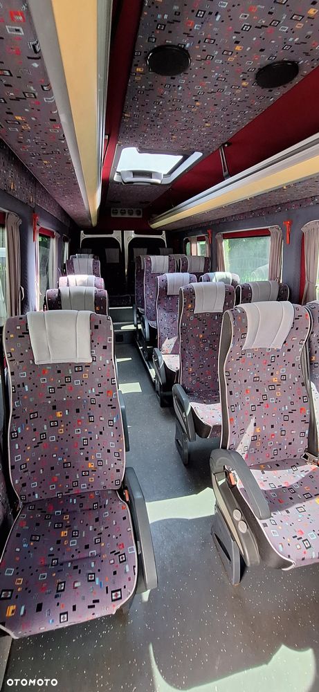 Mercedes-Benz Sprinter - 9