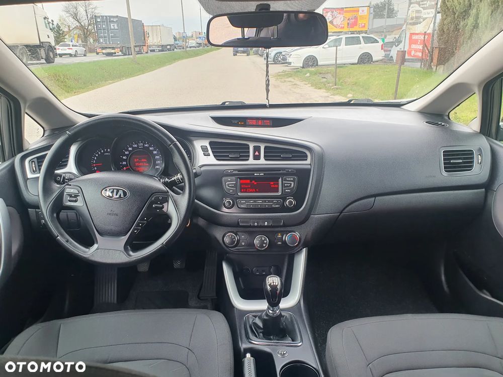 Kia Ceed 1.4 CVVT Attract - 11
