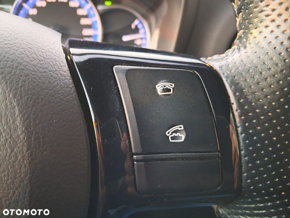 Toyota Yaris Hybrid 100 Selection Passion - 11