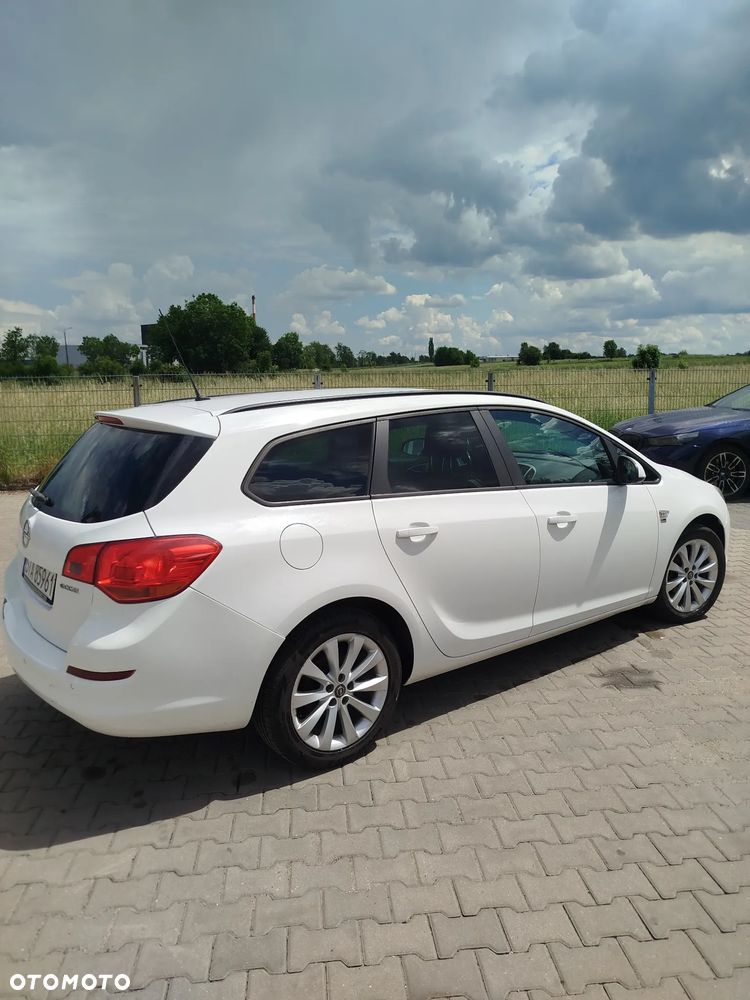 Opel Astra 1.4 Turbo 150 Jahre - 3