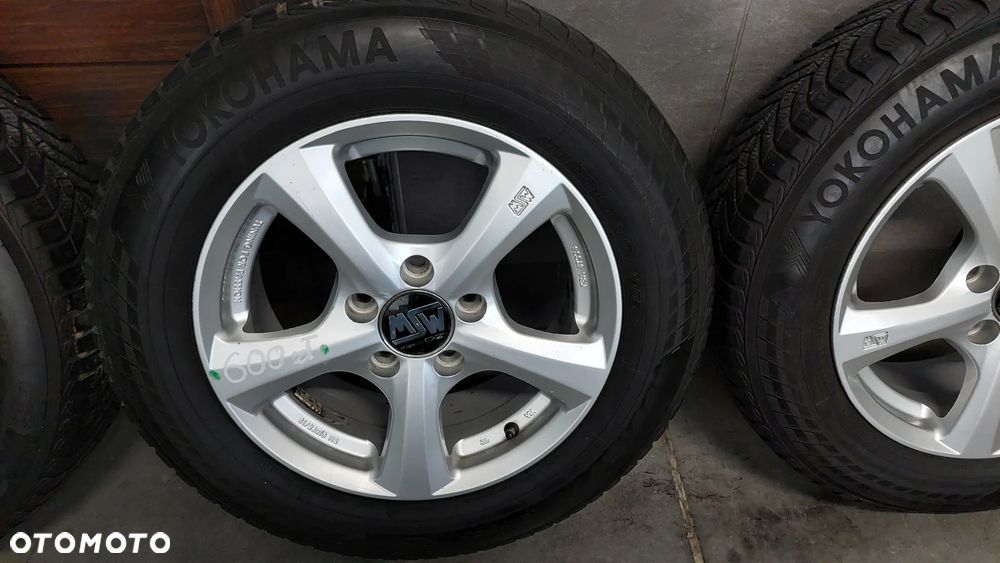 ALUFELGI Z OPONAMI NISSAN 61/2JX15 H2 ET45, 195/65 R15  BIEŻNIK OPON 2 x po 6mm, 2 x po 4mm OPONY Z ROKU 2016 - 2