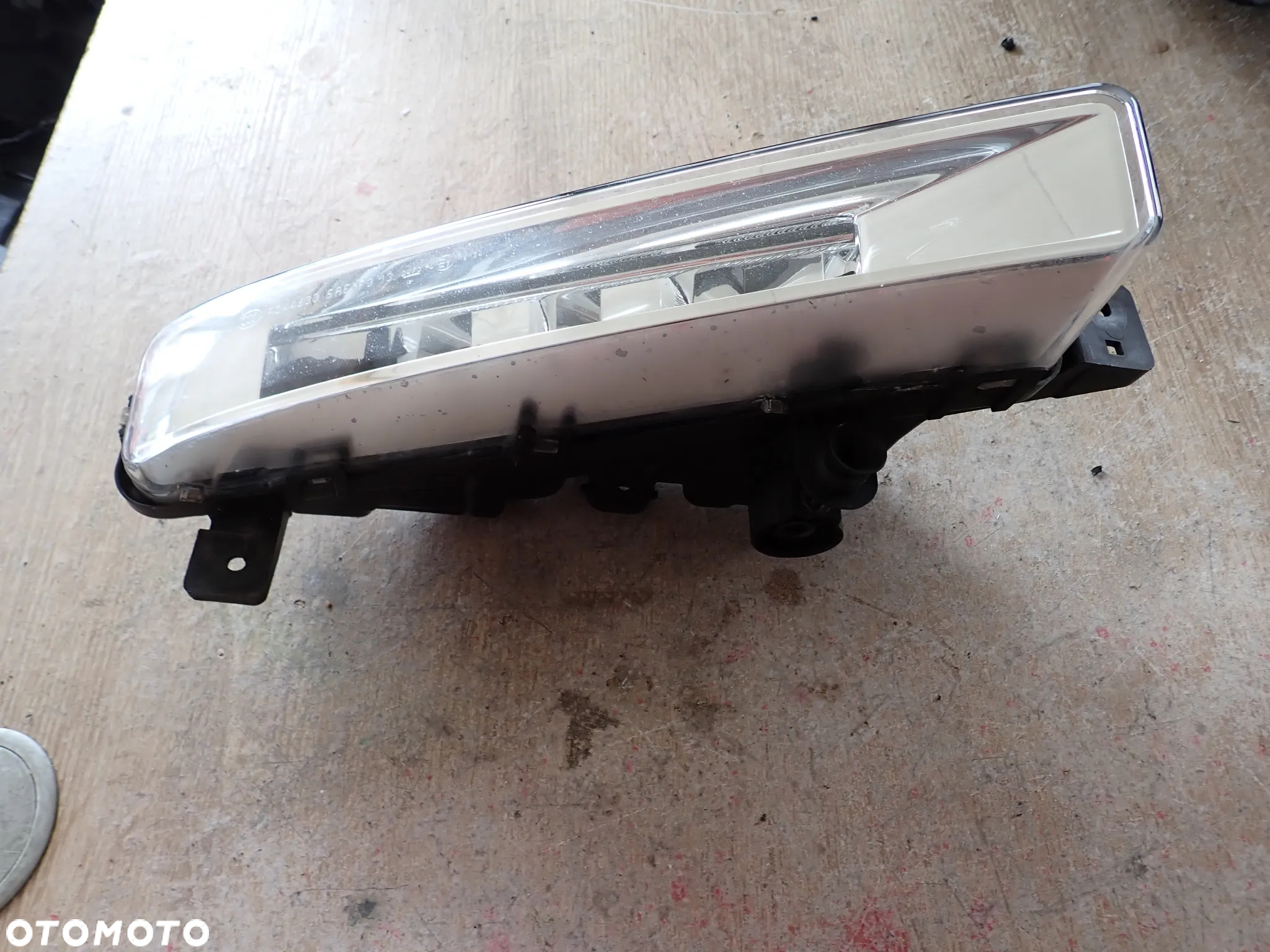 BMW 5 G30 LAMPA HALOGEN LED PRZECIWMGIELNA PRAWY PRZÓD - 2