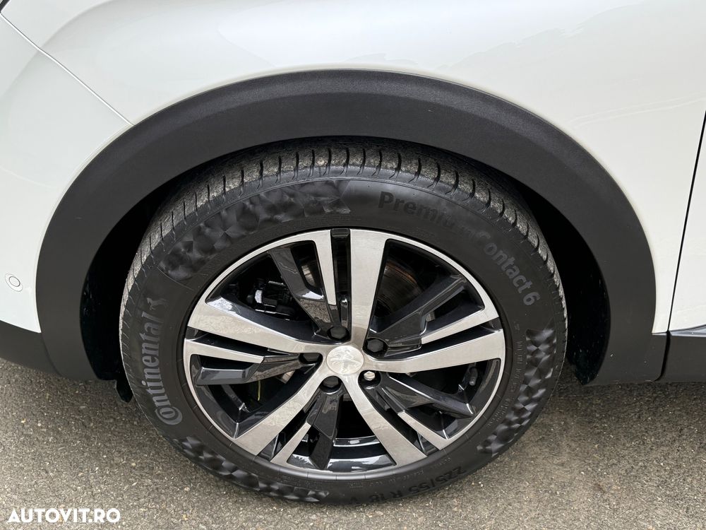 Peugeot 3008 PureTech 130 Stop & Start GPF EAT8 Allure - 24